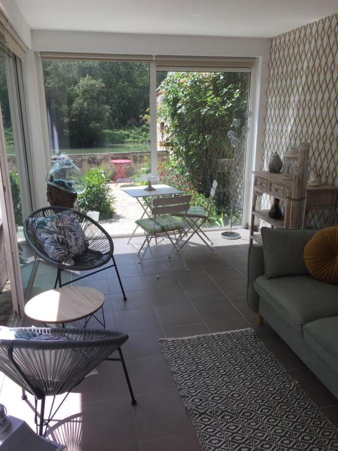 De Charme Et D'Eau Bed & Breakfast Saint-Savinien Екстериор снимка