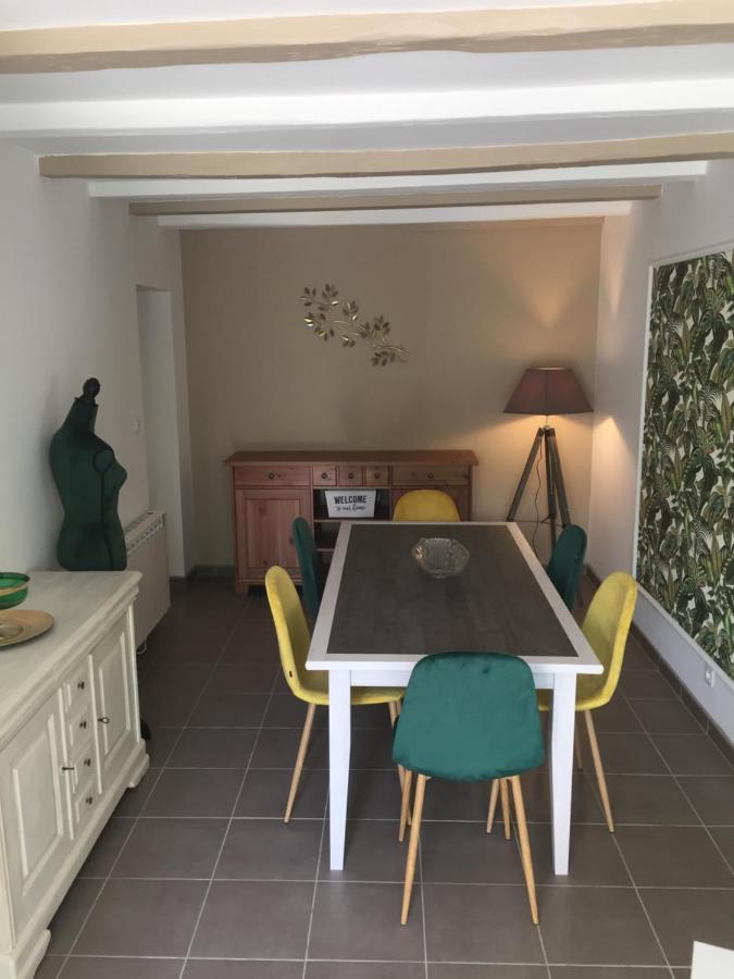 De Charme Et D'Eau Bed & Breakfast Saint-Savinien Екстериор снимка