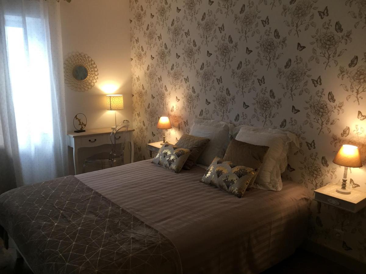 De Charme Et D'Eau Bed & Breakfast Saint-Savinien Екстериор снимка