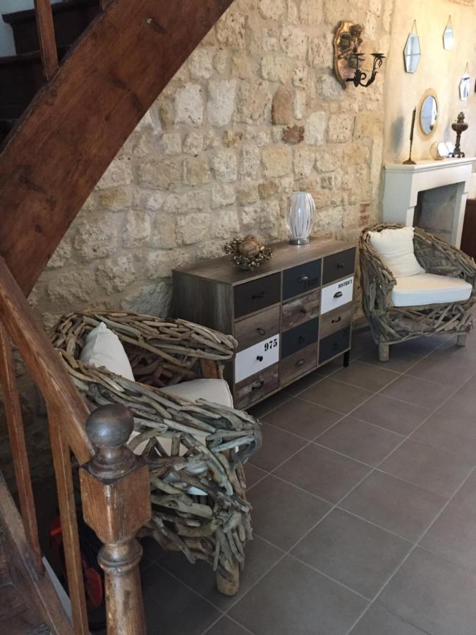De Charme Et D'Eau Bed & Breakfast Saint-Savinien Екстериор снимка