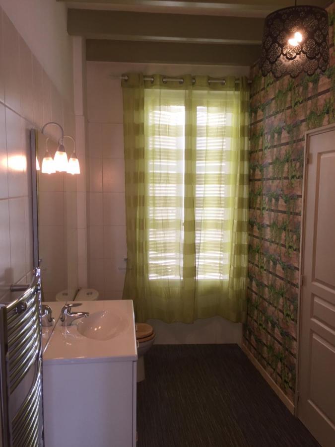De Charme Et D'Eau Bed & Breakfast Saint-Savinien Екстериор снимка