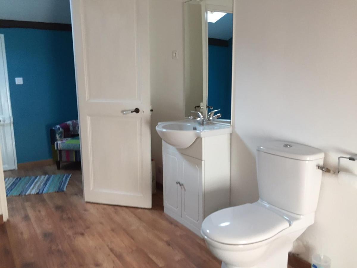 De Charme Et D'Eau Bed & Breakfast Saint-Savinien Екстериор снимка