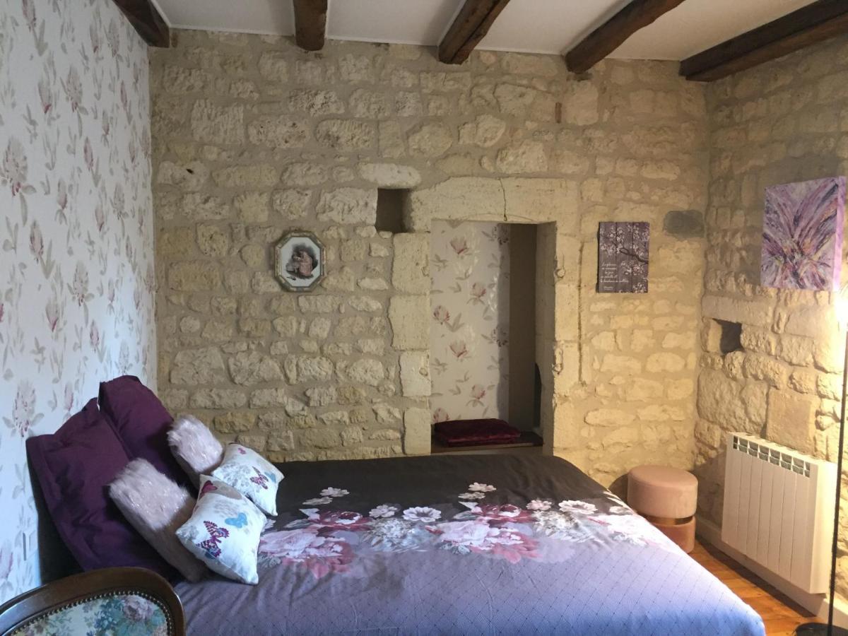 De Charme Et D'Eau Bed & Breakfast Saint-Savinien Екстериор снимка